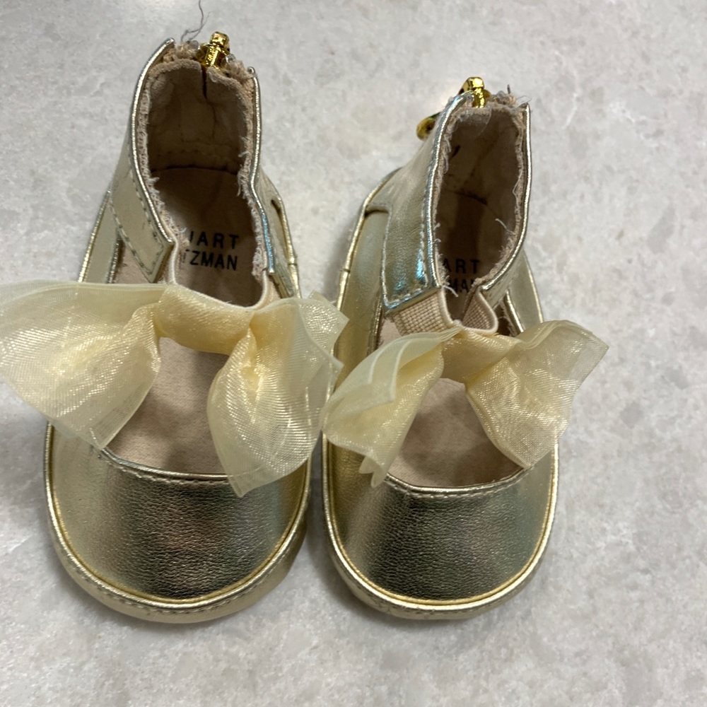 Baby Stuart Weitzman baby girl gold shoes with tulle bow